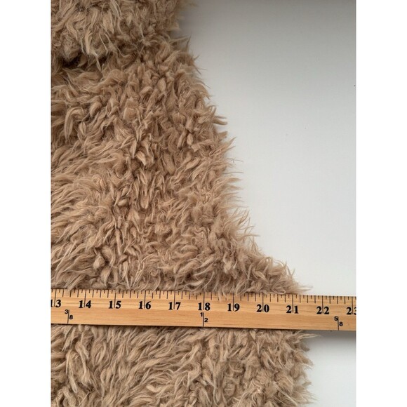 Me Jane Womens Faux Fur Shaggy Vest Sz L Tan Open Front Outerwear 60’s Cher Boho - Picture 7 of 8